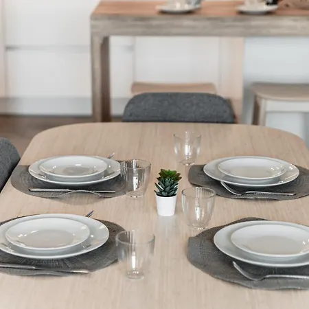 Friends - By Myhomeincomo *