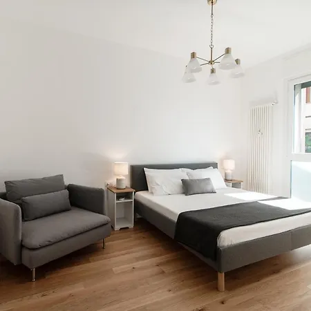 Friends - By Myhomeincomo كومو