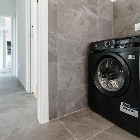 Friends - By Myhomeincomo * كومو